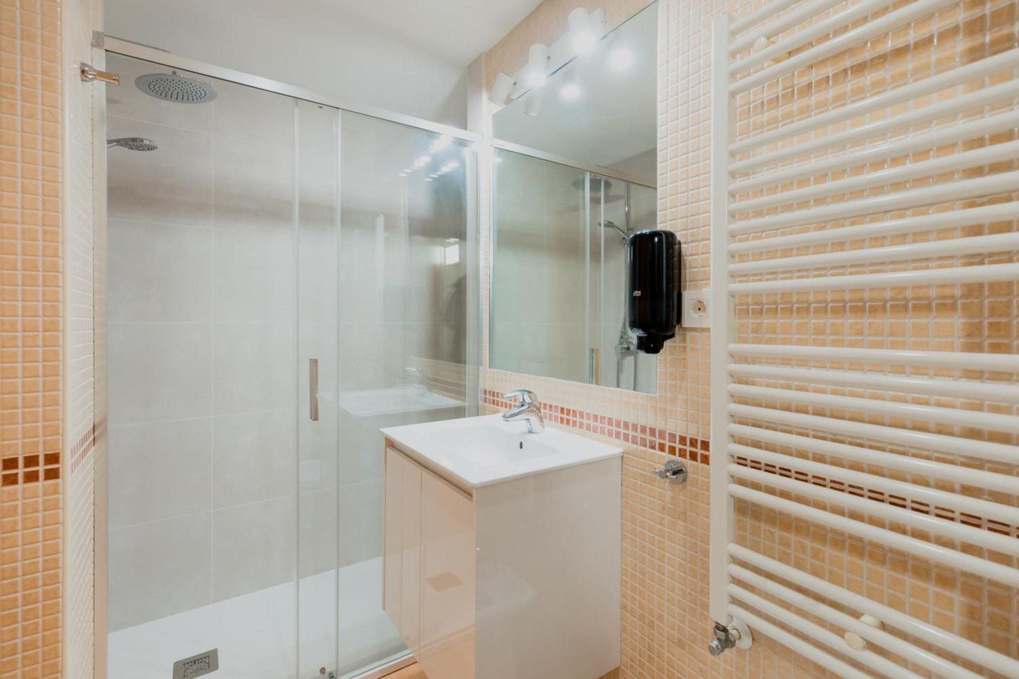 Confort Escaldes Hut 5003 - Hut 7755 Apartament *